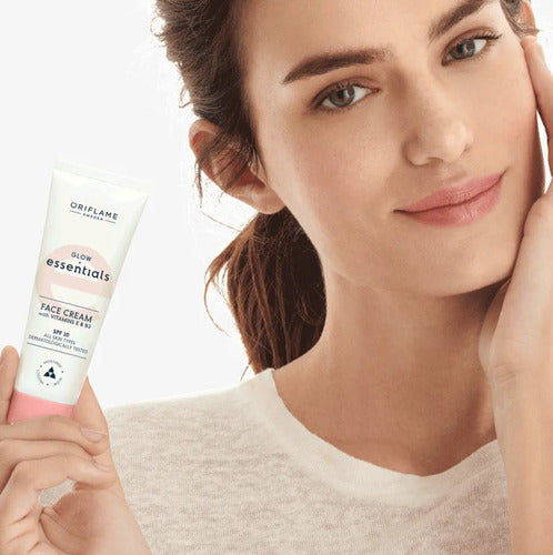 Crema Facial Aclaradora Vit E & B3 Y Fps 10 Oriflame 50ml Normal Día/noche